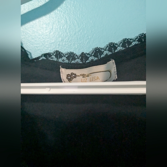 Velvet LIZ LISA sleeveless top with rhinestones and ribbon - Picture 4 of 5